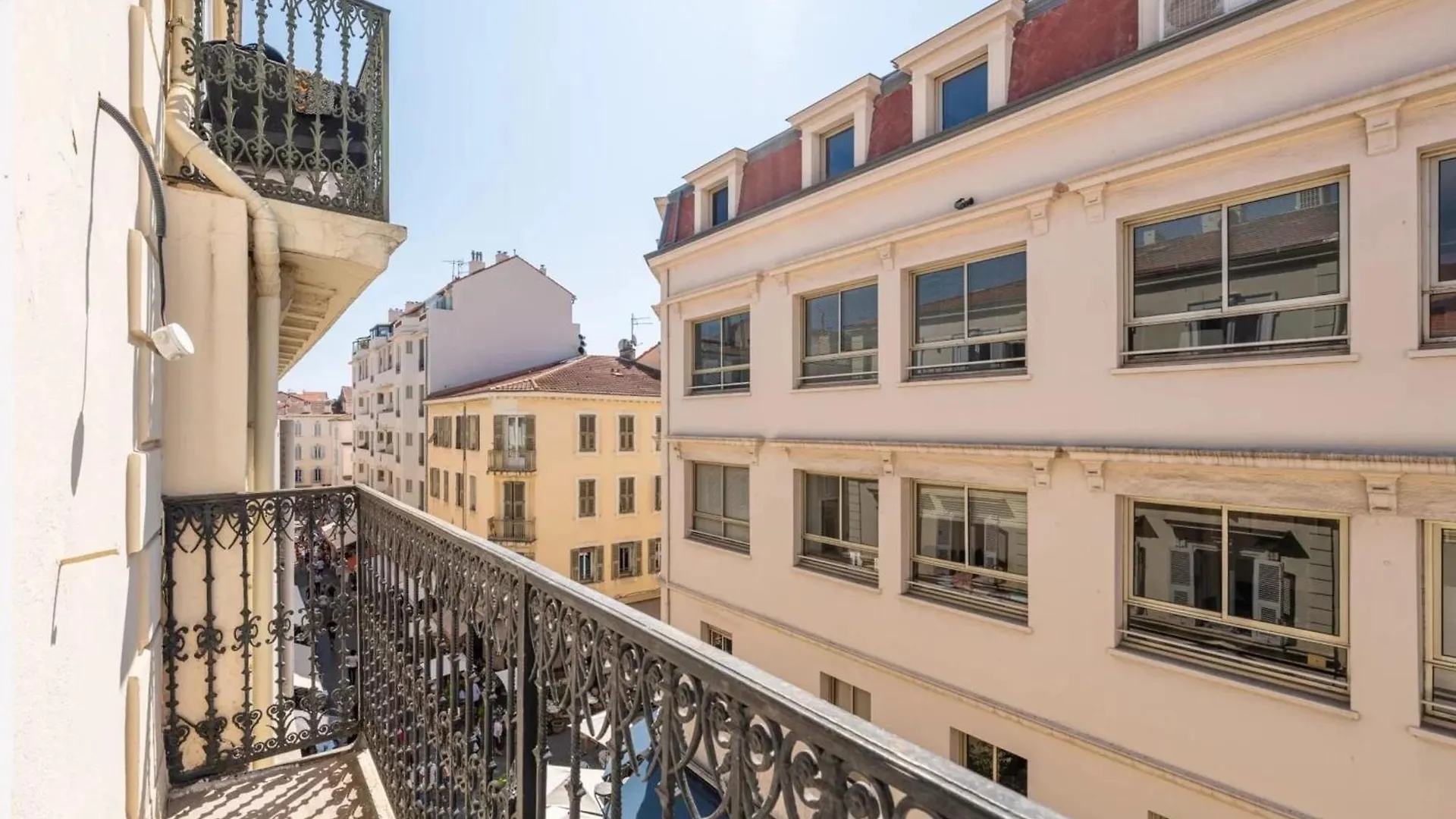 Ref 1992- Rental Apartment Cannes Center
