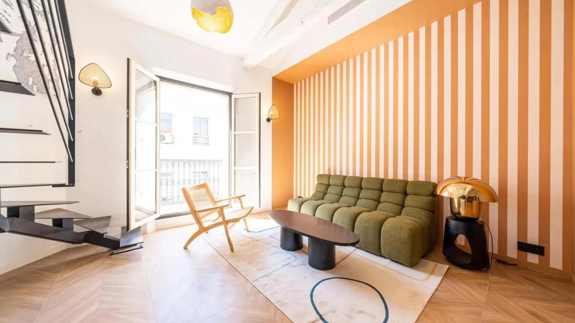 Ref 1992- Rental Apartment Cannes Center